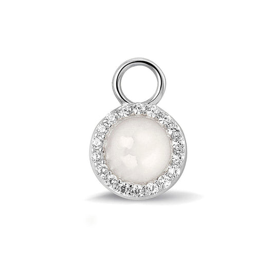 Oorhangers 17 mm lang, rondom afgewerkt met zirkonia's, aan de voorzijde zichtbaar gevuld met as of haar. White.