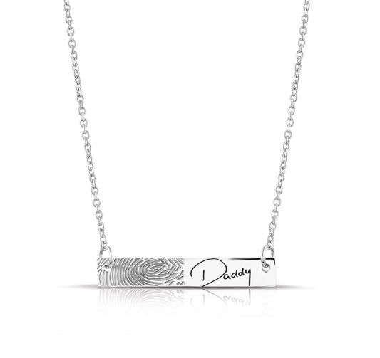 Hanger witgoud voorzien van een gravure uit collectie gedenksieraden. witgoud