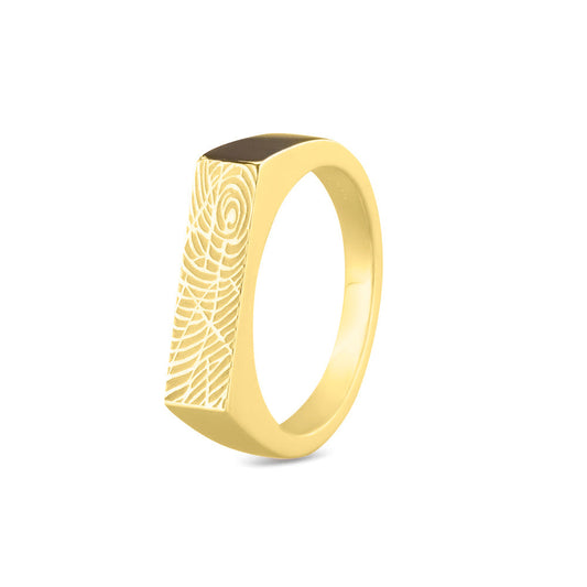 Ring 5mm met een rechthoekig strak vlak aan de bovenzijde voorzien van een vingerafdruk