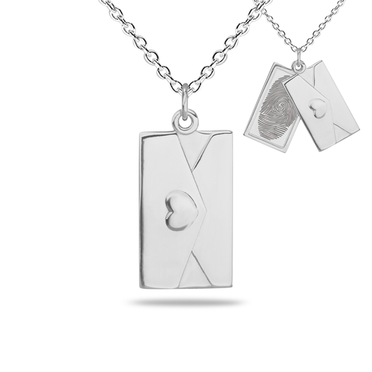 Envelop hanger inclusief collier uit de collectie gedenksieraden met gravure. zilver