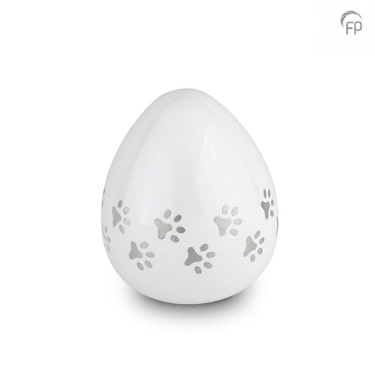 Deze orginele metalen mini urn is gemaakt van hoogwaardige materialen zoals messing en aluminium, voorzien van een laklaag.