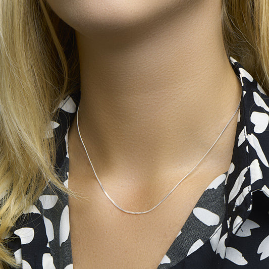 Zilveren collier gepolijst met gourmette schakel. Een exclusief collier met een trendloos design