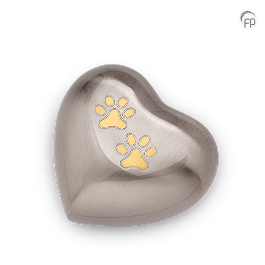 Deze orginele metalen mini urn is gemaakt van hoogwaardige materialen zoals messing en aluminium, voorzien van een laklaag.