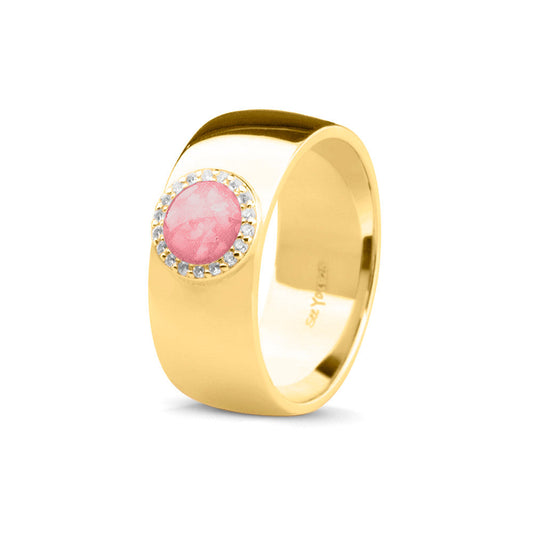 Gladde ring 8 mm uit onze serie gedenksieraden, waar aan de bovenzijde zichtbaar as of haar verwerkt wordt in een rondje, rondom gezet met zirkonia's of diamanten naar keuze. Soft