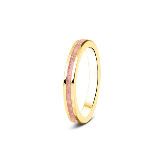 Gedenksieraad, ring 3 mm rondom zichtbaar gevuld met as of haar. Het vullen en sealen met onze speciale hars wordt in onze ambachtelijke edelsmederij gedaan. Blush