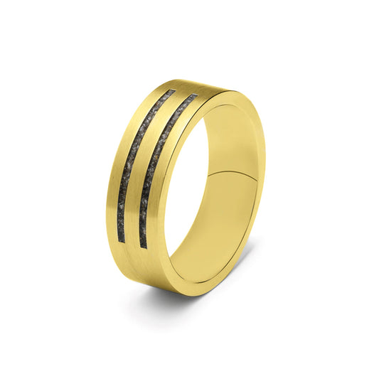 Ring als gedenksieraad 6 mm breed met twee langwerpige strepen waar as of haar in verwerkt wordt.