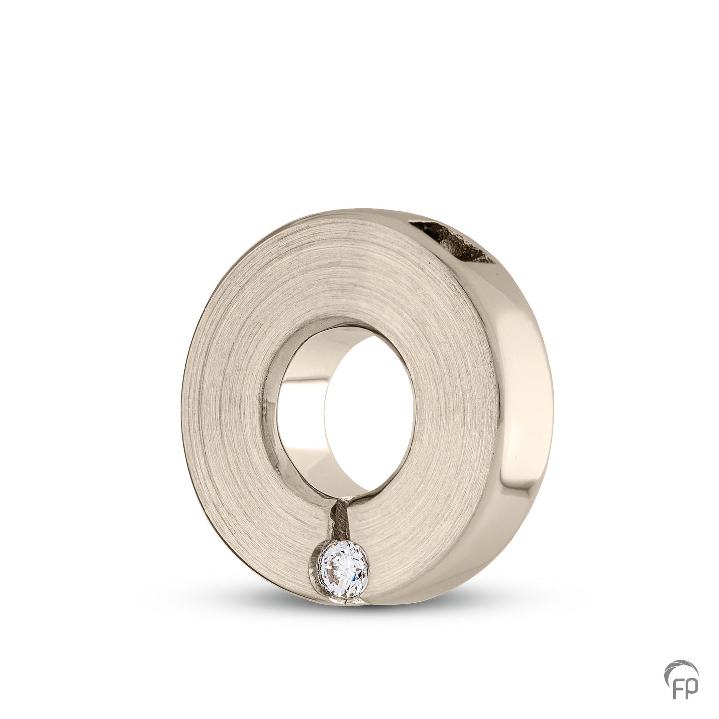 Ronde hanger, in zilver uitgevoerd met een zirkonia, in goud met een diamant. De ashangers uit deze collectie gedenksieraden zijn eenvoudig zelf te vullen