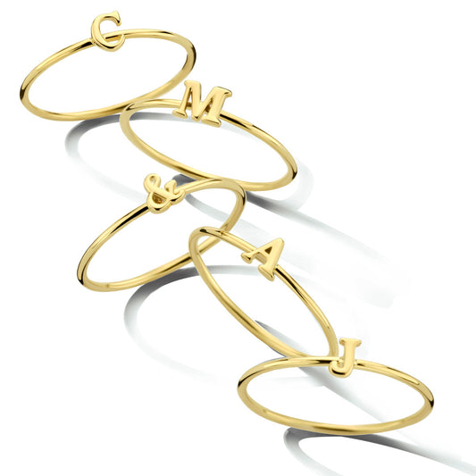 14 KT geelgouden aanschuifring met letter van het alfabet. Ook het "&"teken is beschikbaar om letters te combineren met een andere letter aanschuifring.