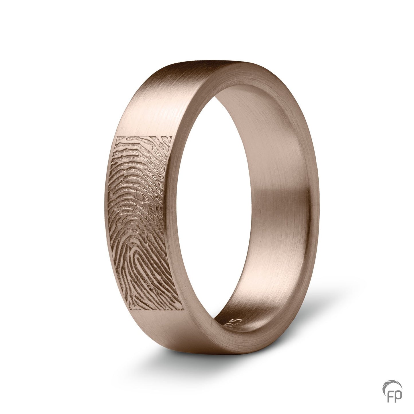 Deze ring van 8 mm breedte met vingerafdruk, heeft een stijlvol en strak design. Het is een tijdloos gedenksieraad met een afwerking naar keuze in glans of matte look.