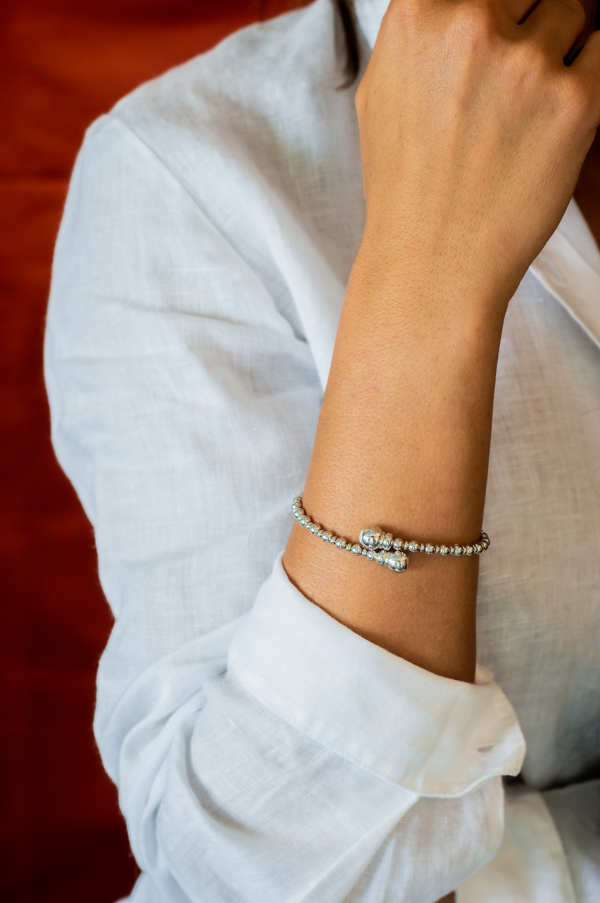 Zilveren flexibele bolletjes as armband twee compartimenten. Alle