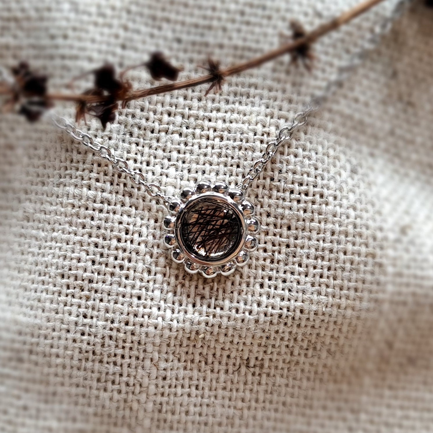 Ashanger, gedenksieraad, waar as en haar in verwerkt wordt.alle