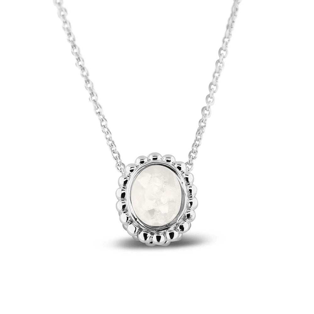 Ashanger, gedenksieraad, waar as en haar in verwerkt wordt.white