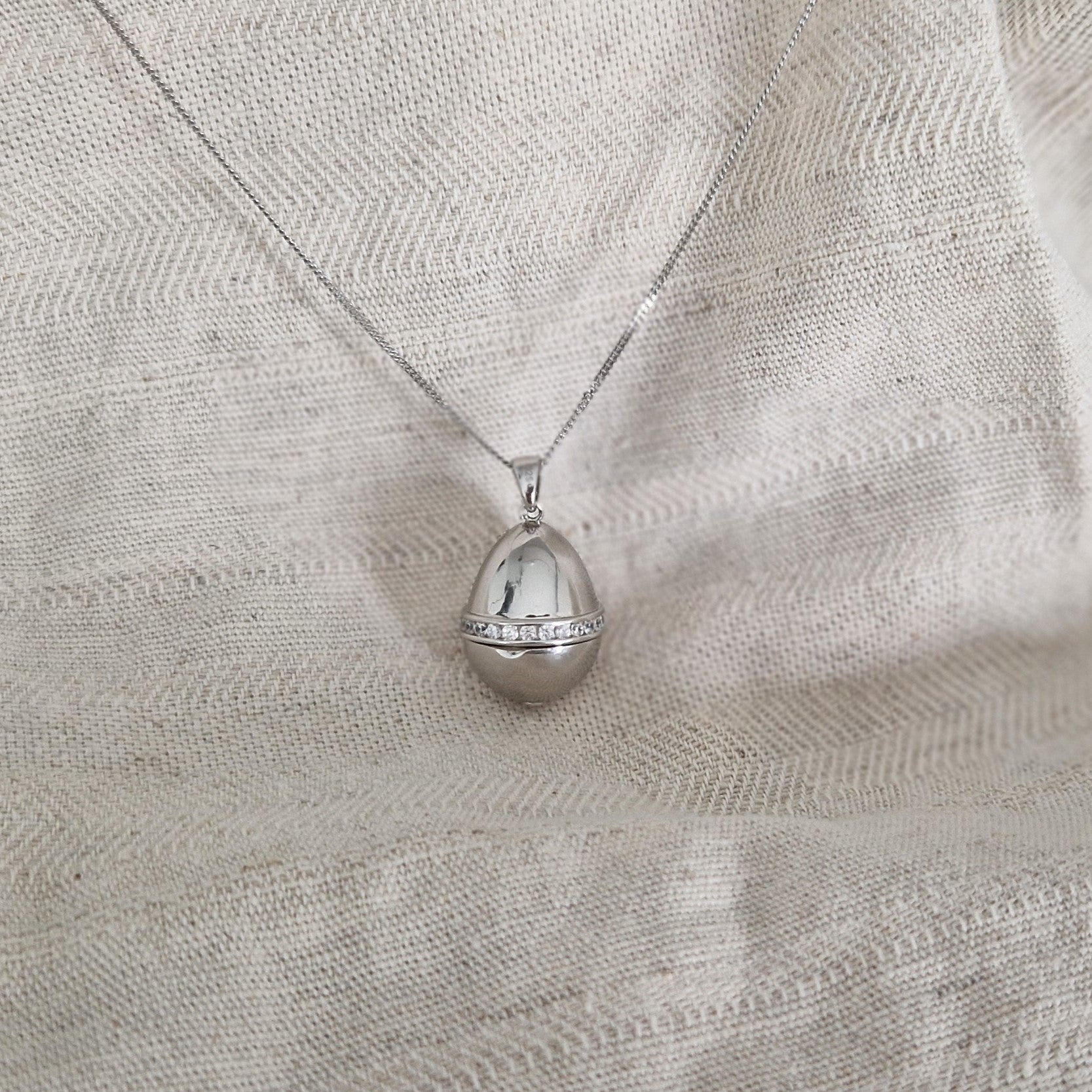 Ashanger, gedenksieraad, waar as en haar in verwerkt wordt.alle