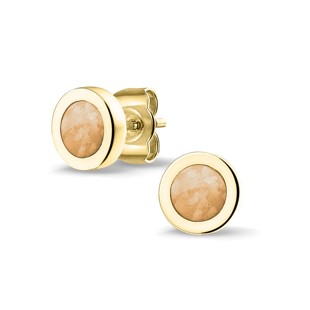 Rond gevormde oorstekers 8 mm aan de voorzijde zichtbaar gevuld met as of haar. Gold