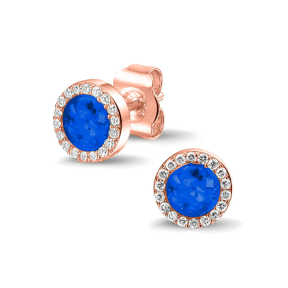 Oorstekers 8 mm rondom afgewerkt met zirkonia's zichtbaar gevuld met as of haar. Blue