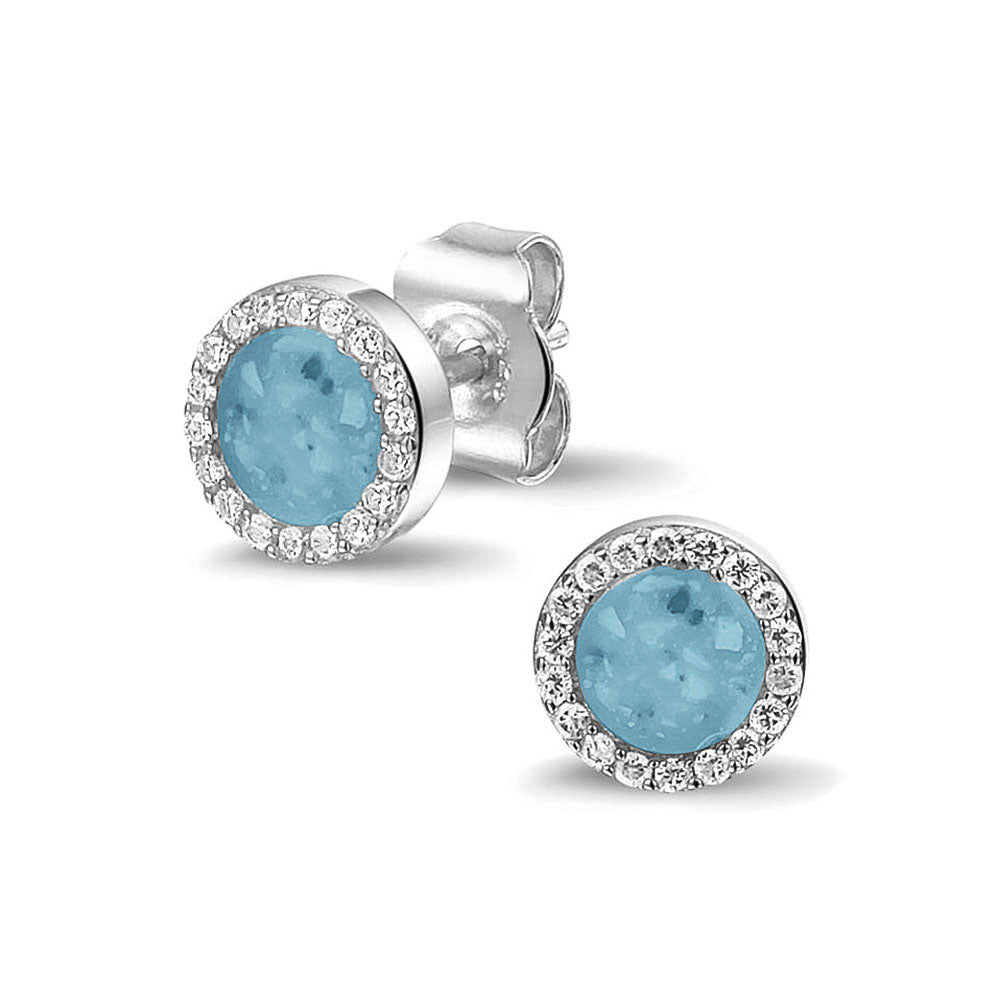 Oorstekers 8 mm rondom afgewerkt met zirkonia's zichtbaar gevuld met as of haar. Baby