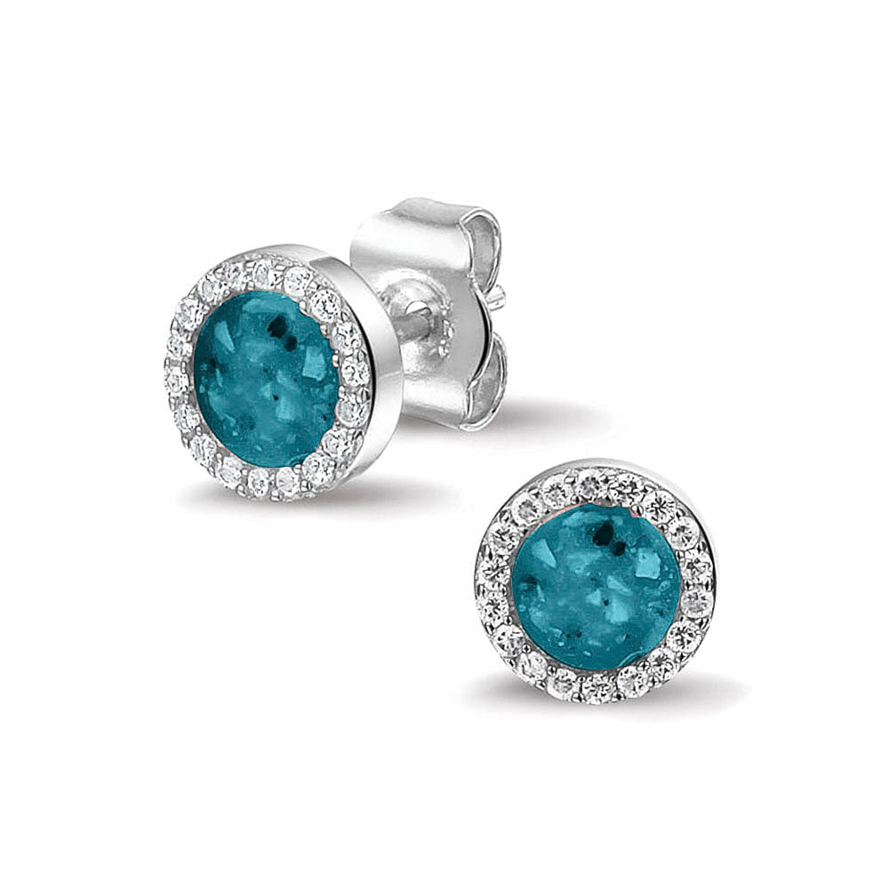Oorstekers 8 mm rondom afgewerkt met zirkonia's zichtbaar gevuld met as of haar. Turquoise