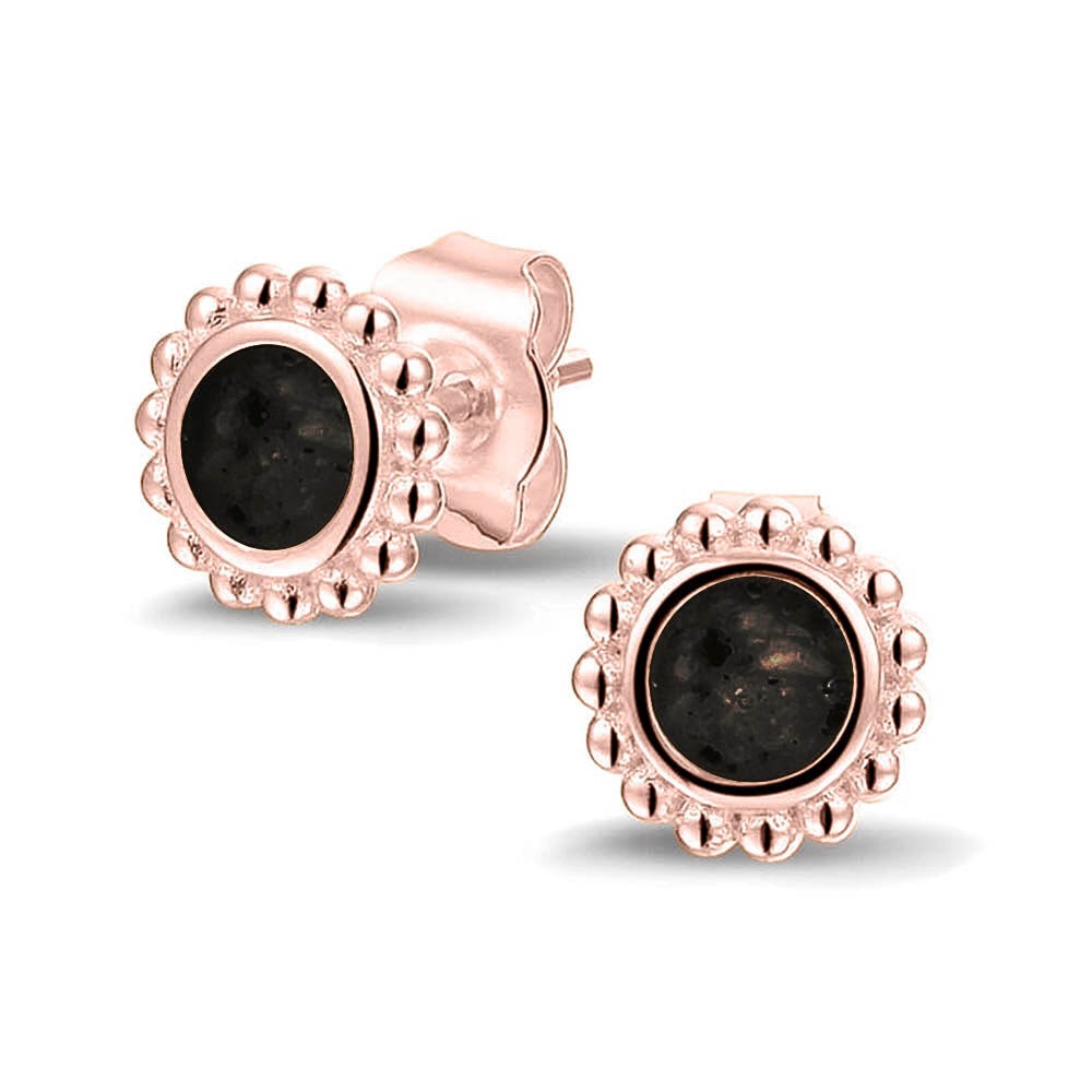 Twee stuks ronde oorstekers 8 mm zichtbaar gevuld met as of haar. Black