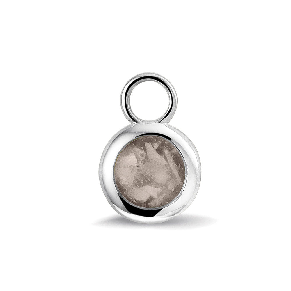 Oorhangers 17 mm lang, aan de voorzijde zichtbaar gevuld met as of haar. Silver. 