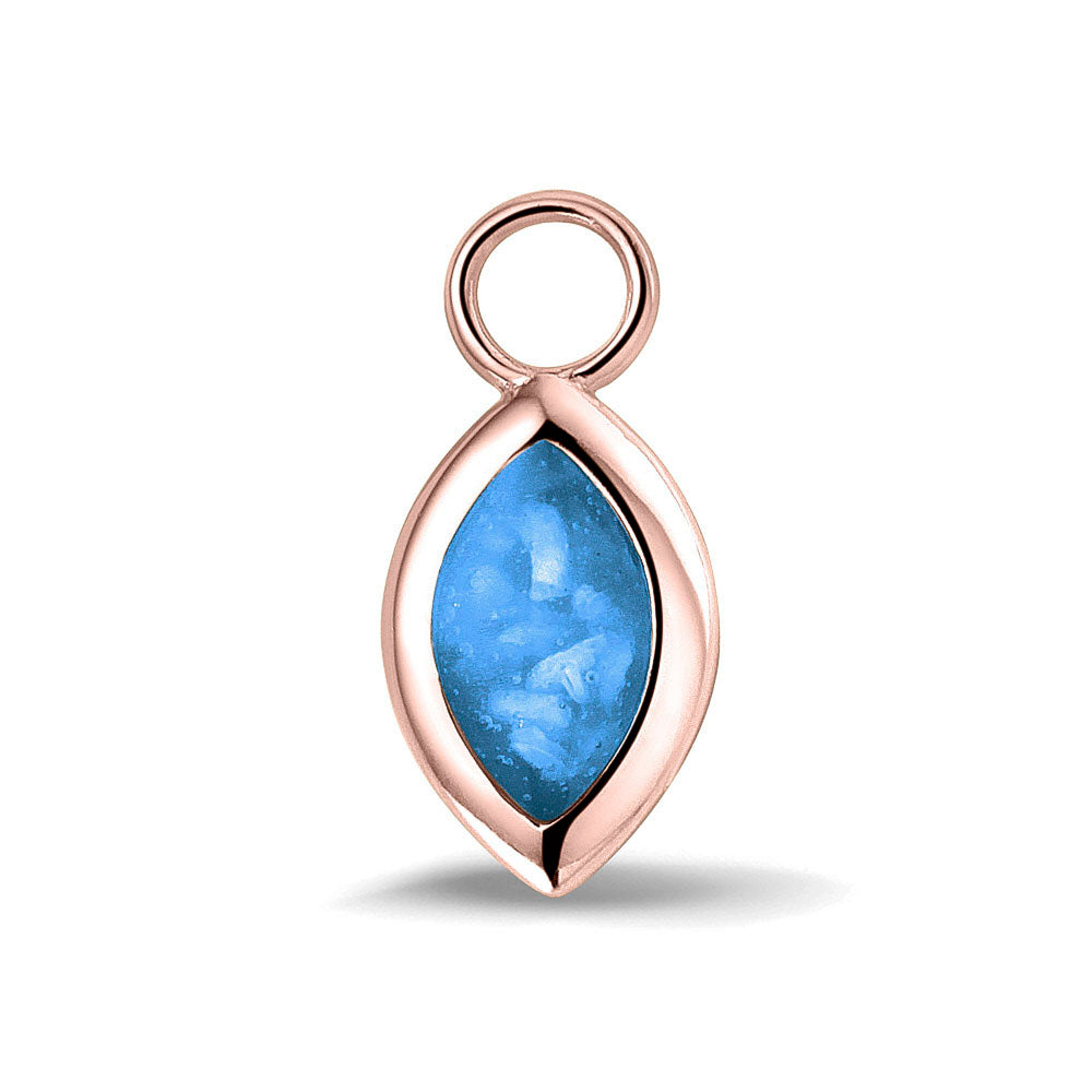 Oorhangers 21 mm lang die aan de voorzijde zichtbaar gevuld worden met as of haar. marine. 