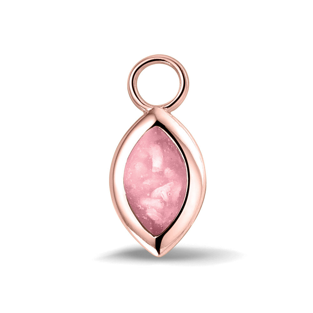 Oorhangers 21 mm lang die aan de voorzijde zichtbaar gevuld worden met as of haar. soft.