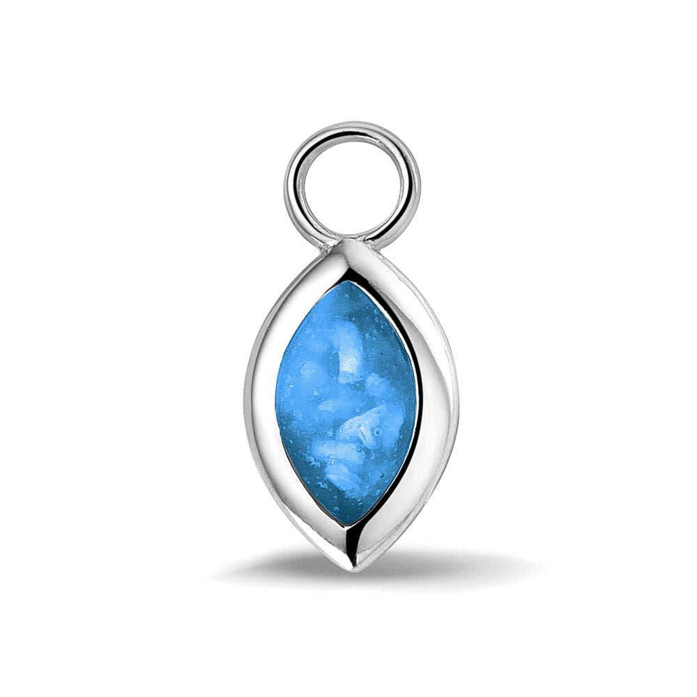 Oorhangers 21 mm lang die aan de voorzijde zichtbaar gevuld worden met as of haar. marine. 