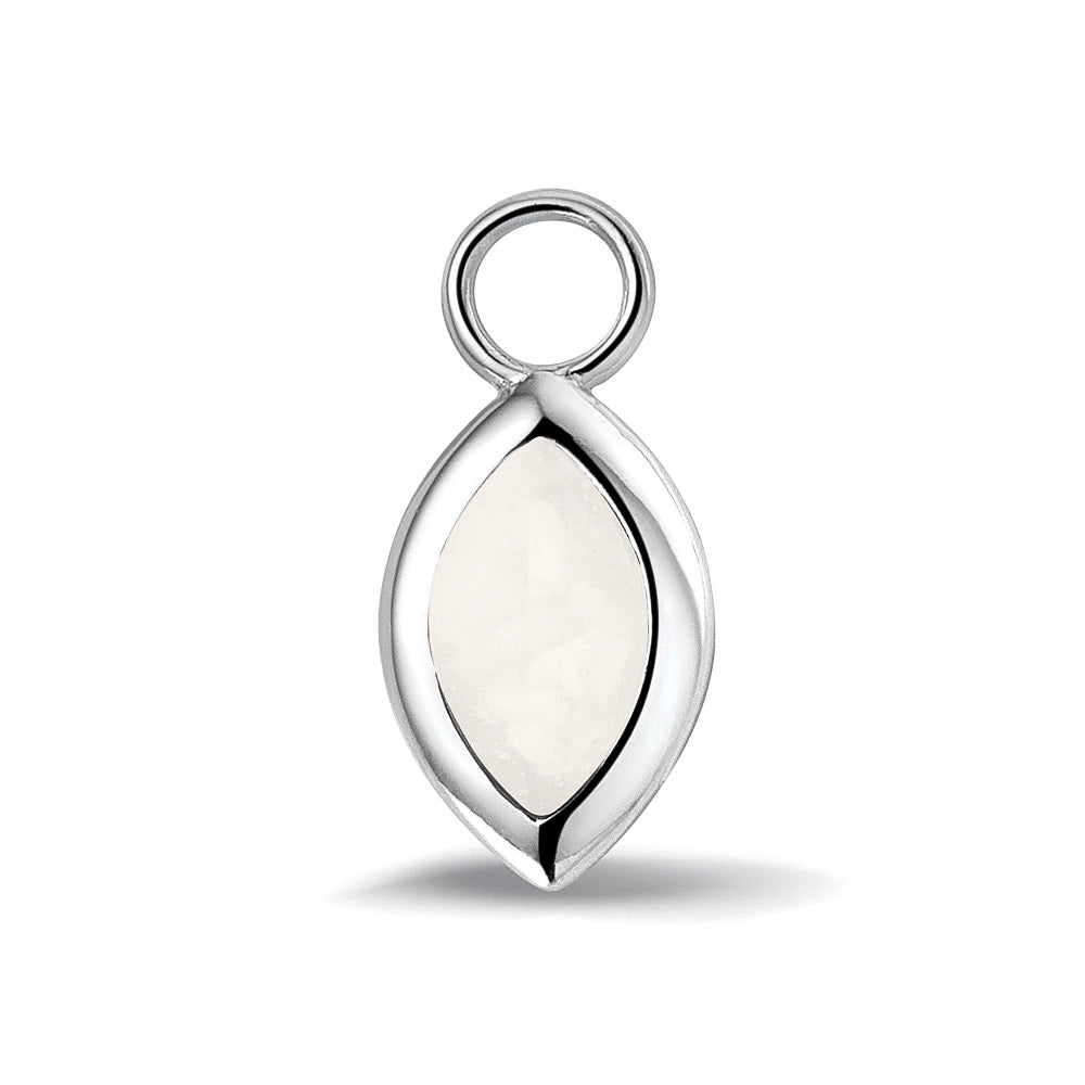 Oorhangers 21 mm lang die aan de voorzijde zichtbaar gevuld worden met as of haar. white.