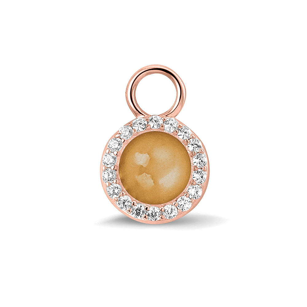 Oorhangers 17 mm lang, rondom afgewerkt met zirkonia's, aan de voorzijde zichtbaar gevuld met as of haar. gold. 