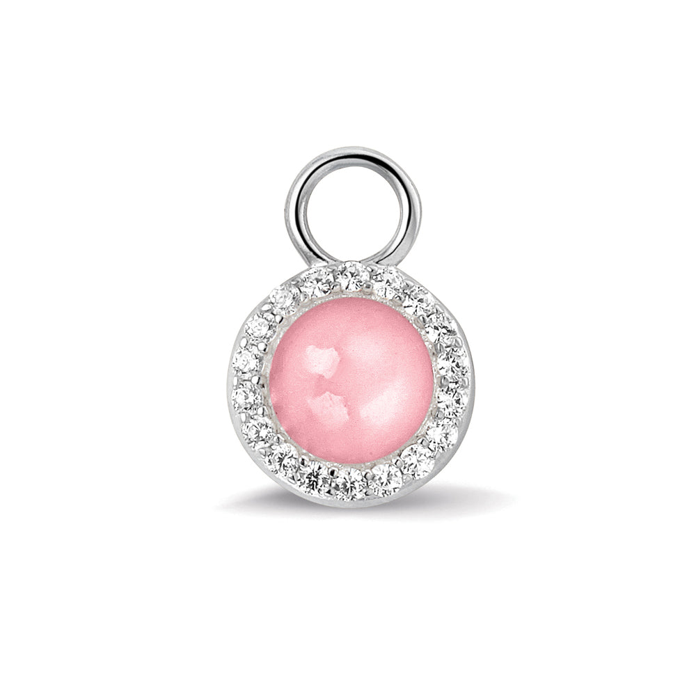 Oorhangers 17 mm lang, rondom afgewerkt met zirkonia's, aan de voorzijde zichtbaar gevuld met as of haar. soft. 