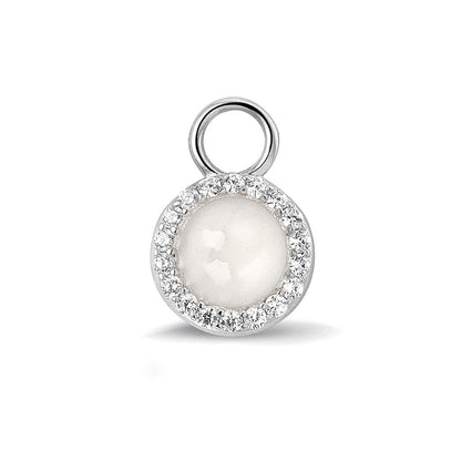 Oorhangers 17 mm lang, rondom afgewerkt met zirkonia's, aan de voorzijde zichtbaar gevuld met as of haar. White.