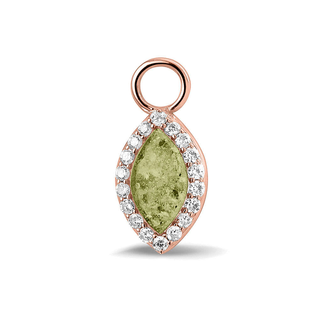 Oorhangers 21 mm lang,rondom afgewerkt met zirkonia's  aan de voorzijde zichtbaar gevuld met as of haar. Olive