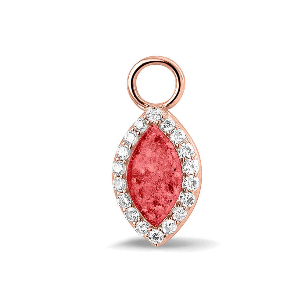 Oorhangers 21 mm lang,rondom afgewerkt met zirkonia's  aan de voorzijde zichtbaar gevuld met as of haar. Red