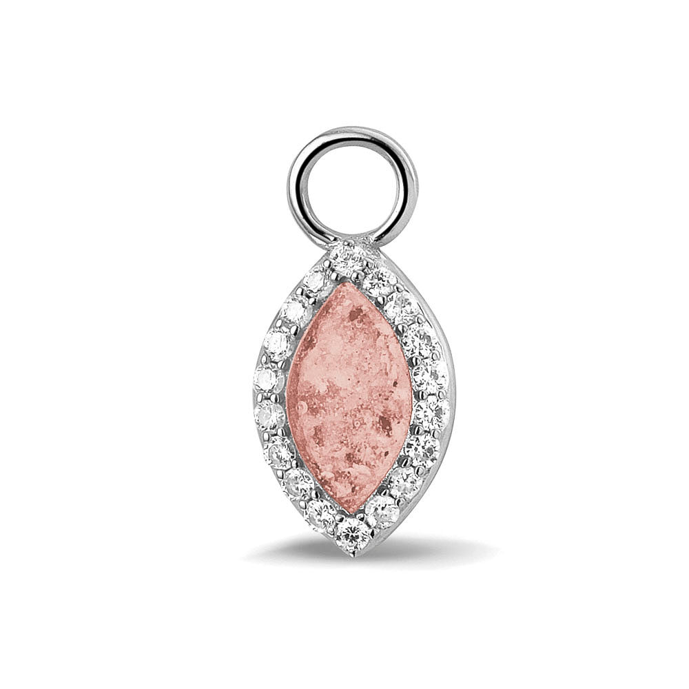 Oorhangers 21 mm lang,rondom afgewerkt met zirkonia's  aan de voorzijde zichtbaar gevuld met as of haar. Blush