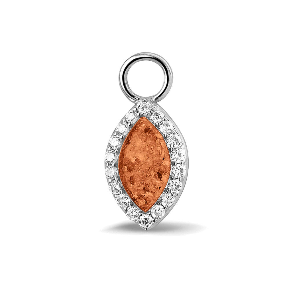 Oorhangers 21 mm lang,rondom afgewerkt met zirkonia's  aan de voorzijde zichtbaar gevuld met as of haar. Orange