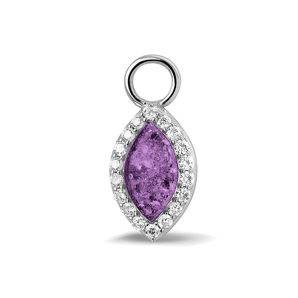 Oorhangers 21 mm lang,rondom afgewerkt met zirkonia's  aan de voorzijde zichtbaar gevuld met as of haar. Purple
