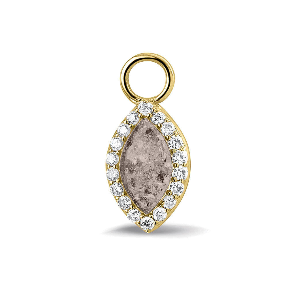 Oorhangers 21 mm lang,rondom afgewerkt met zirkonia's  aan de voorzijde zichtbaar gevuld met as of haar. Silver