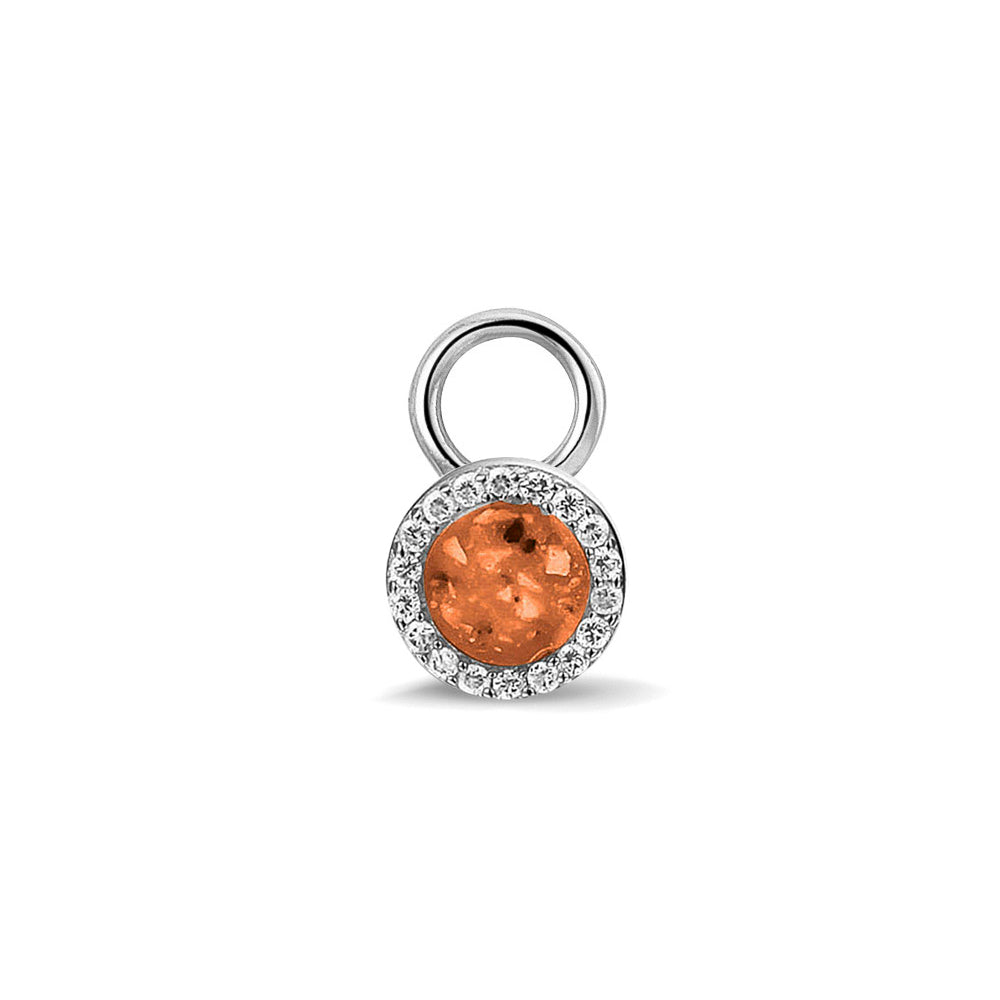 Oorhangers 8 mm diameter, rondom afgewerkt met zirkonia's, aan de voorzijde zichtbaar gevuld met as of haar. Orange