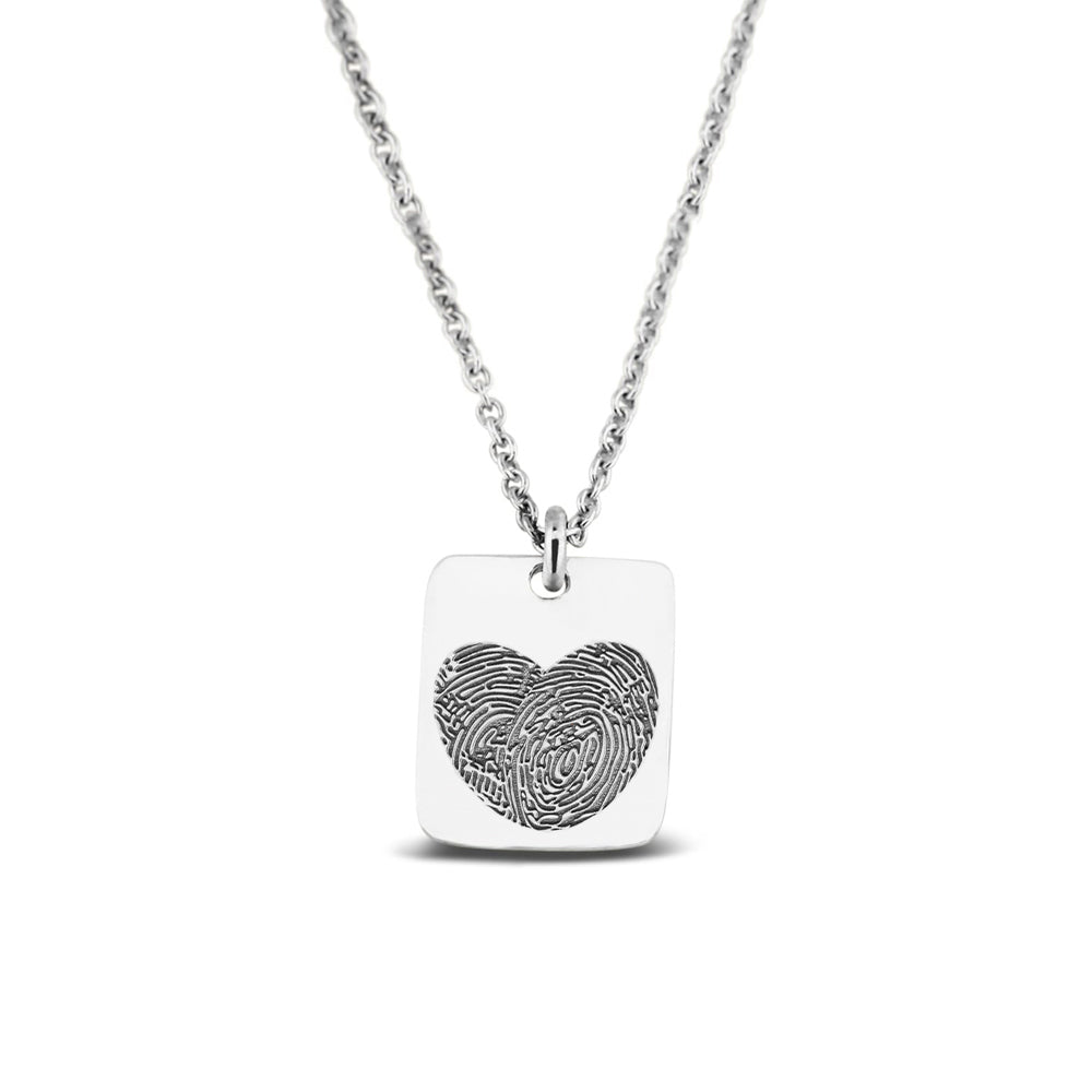 Hanger witgoud voorzien van een gravure uit collectie gedenksieraden. Witgoud