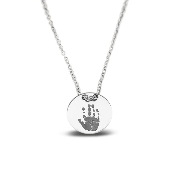 Hanger witgoud voorzien van een gravure uit collectie gedenksieraden. witgoud