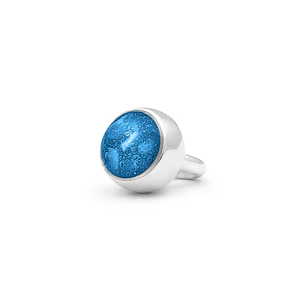 Subtiele charm als gedenksieraad gevuld met as, haar of moedermelk. Marine