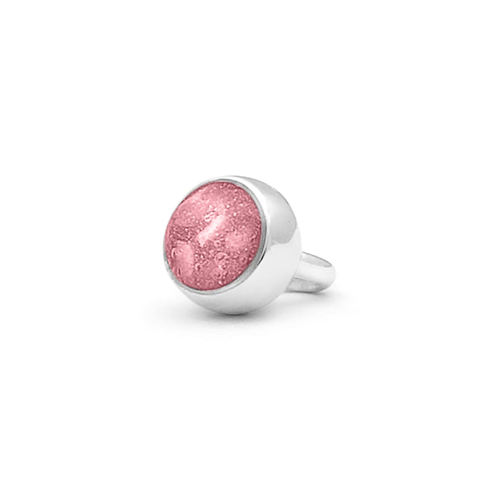 Subtiele charm als gedenksieraad gevuld met as, haar of moedermelk. Soft