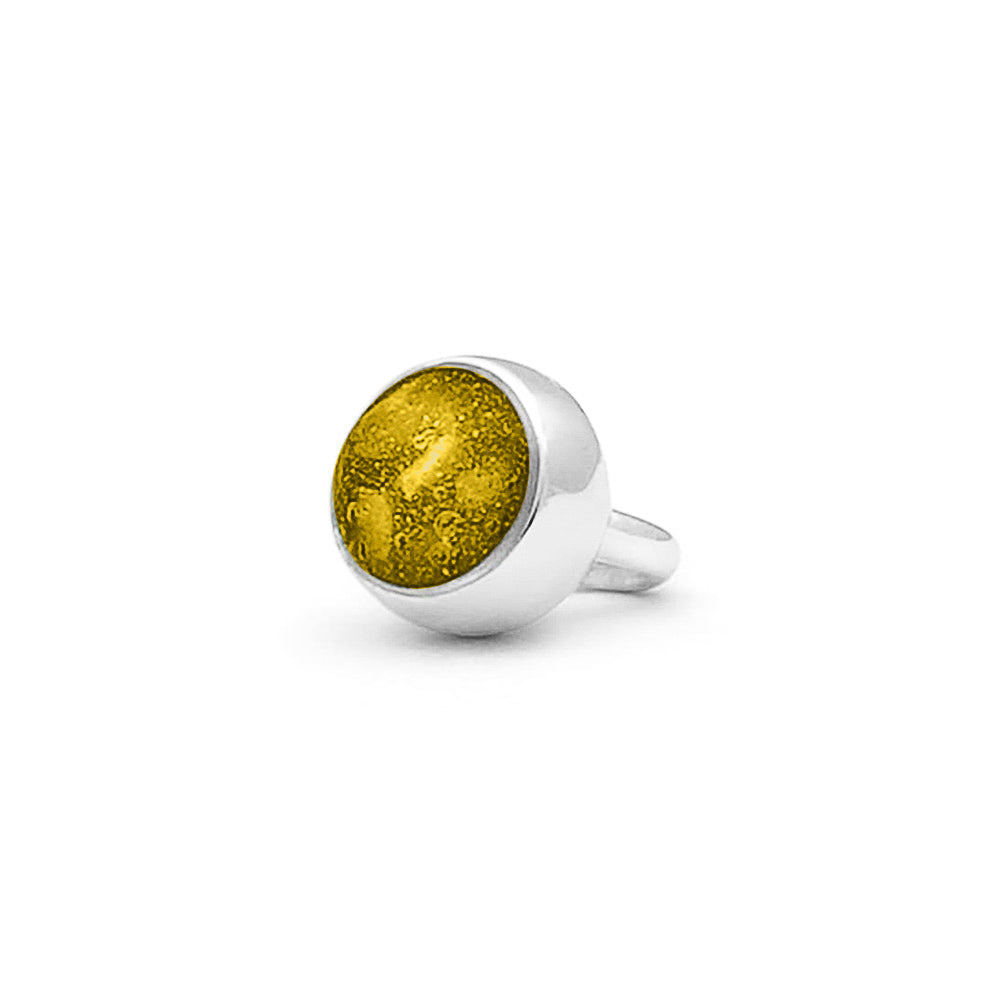 Subtiele charm als gedenksieraad gevuld met as, haar of moedermelk. Yellow