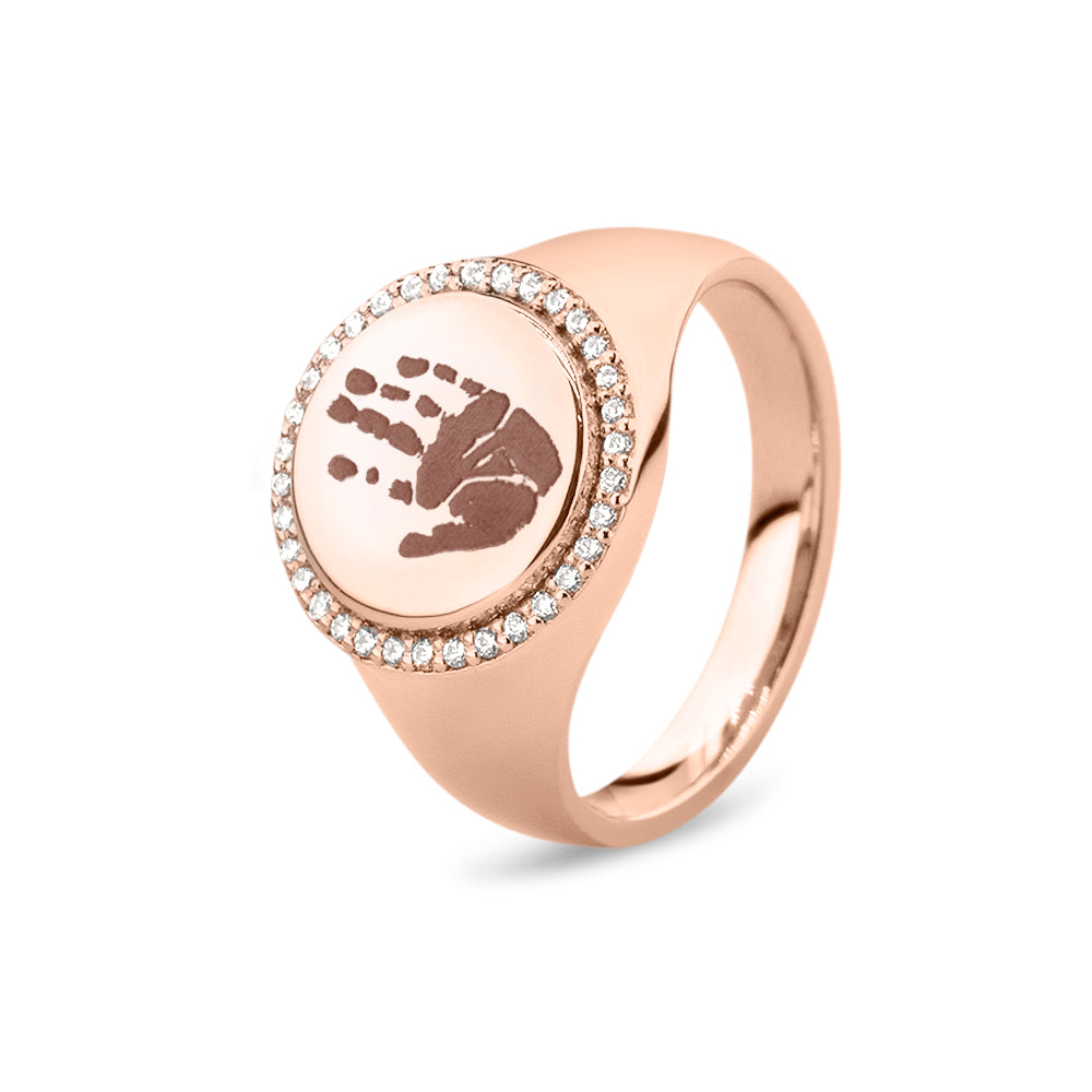  Zegelring roségoud voorzien van een gravure, rondom afgewerkt met zirkonia's. roségoud