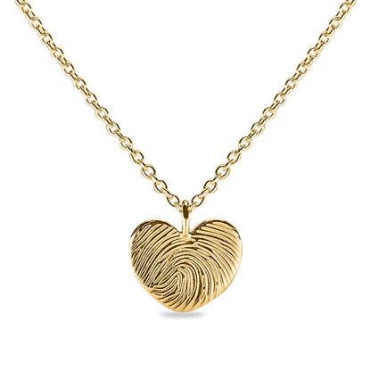 Hanger hart geelgoud voorzien van een gravure uit collectie gedenksieraden. Geelgoud