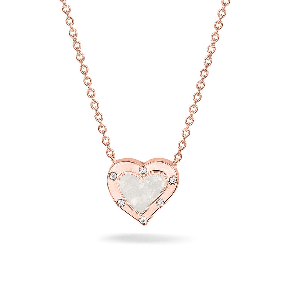 Ashanger hart, gedenksieraad, waar as en haar in verwerkt wordt. white