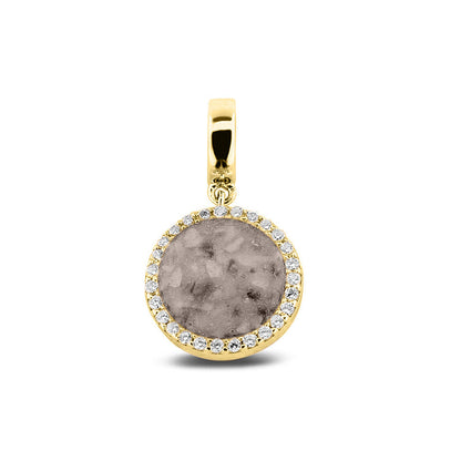Asbedel, subtiel design rondom afgewerkt met zirkonia's  die aan de voorzijde zichtbaar gevuld wordt met as of haar met een keuze in 20 kleuren. Silver