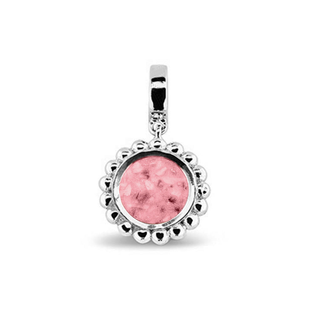 Asbedel die aan de voorzijde zichtbaar gevuld wordt met as of haar. Het vullen en sealen met een keuze in 20 kleuren, wordt in onze ambachtelijke edelsmederij gedaan. Soft