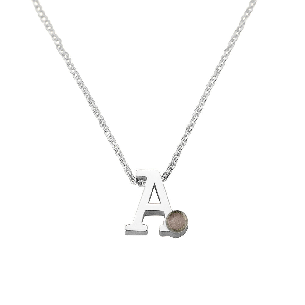 Initiaal/letter ashanger inclusief collier/ketting. Silver