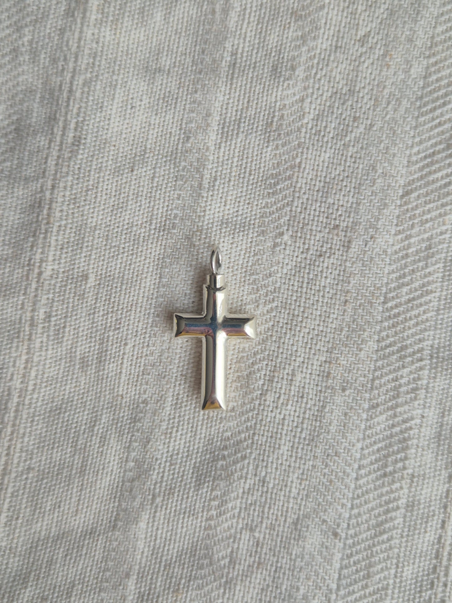 Ashanger Cross Small