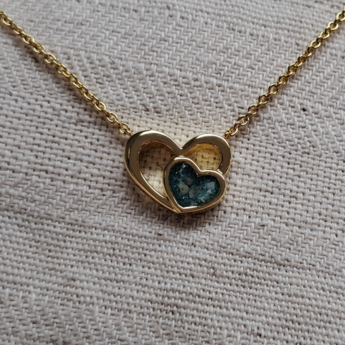 Ashanger hart, gedenksieraad, waar as en haar in verwerkt wordt.alle